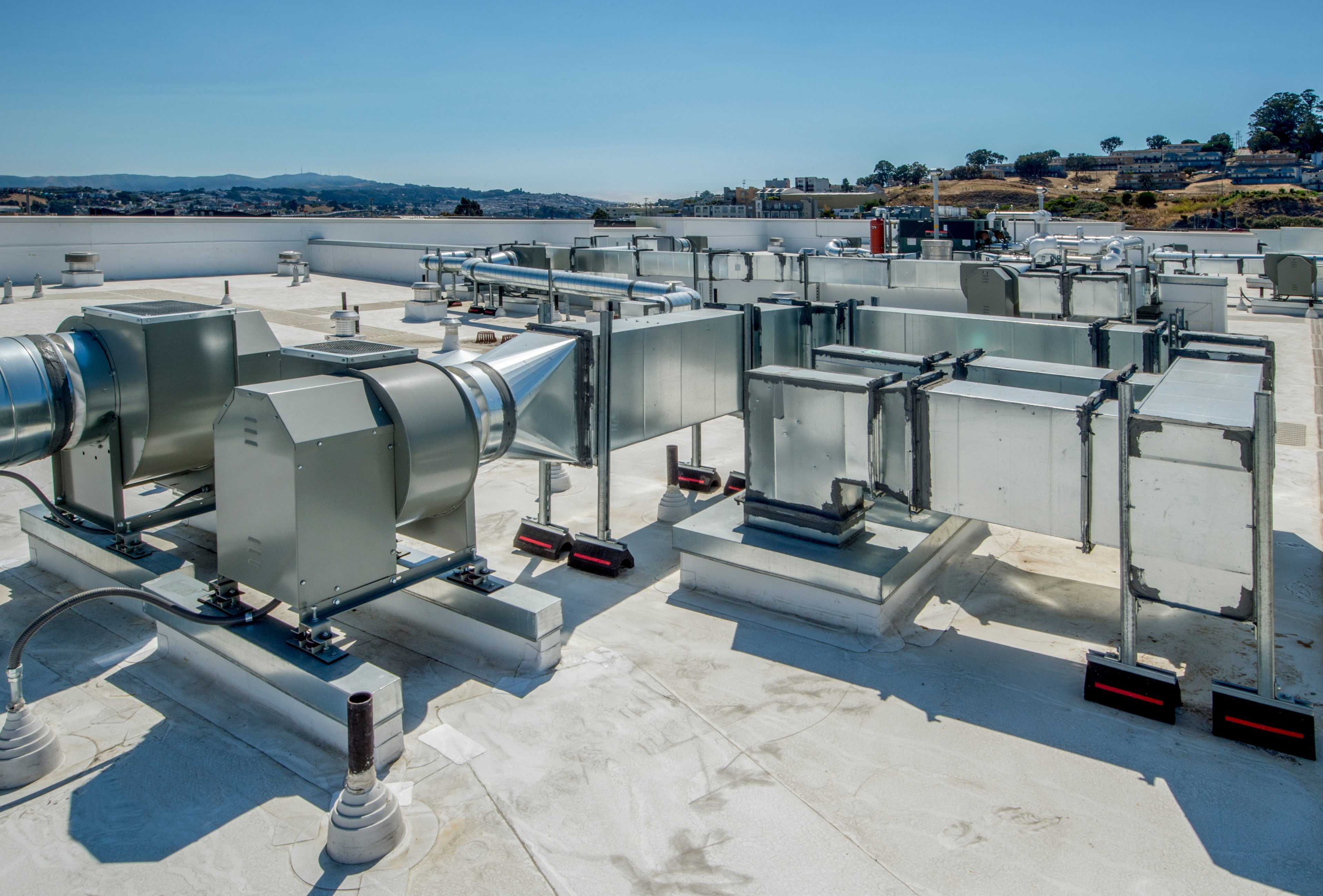 close-up-rooftop-hvac-installation